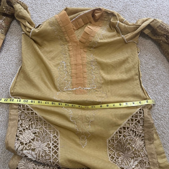 Chic Yellow Floral Kurta Set with Dupatta - Picture 10 of 10